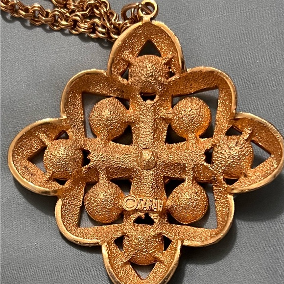 SarahCoventry Vintage Maltese Cross Pendant Necklace with Topaz/Citrine Crystals - Picture 3 of 3